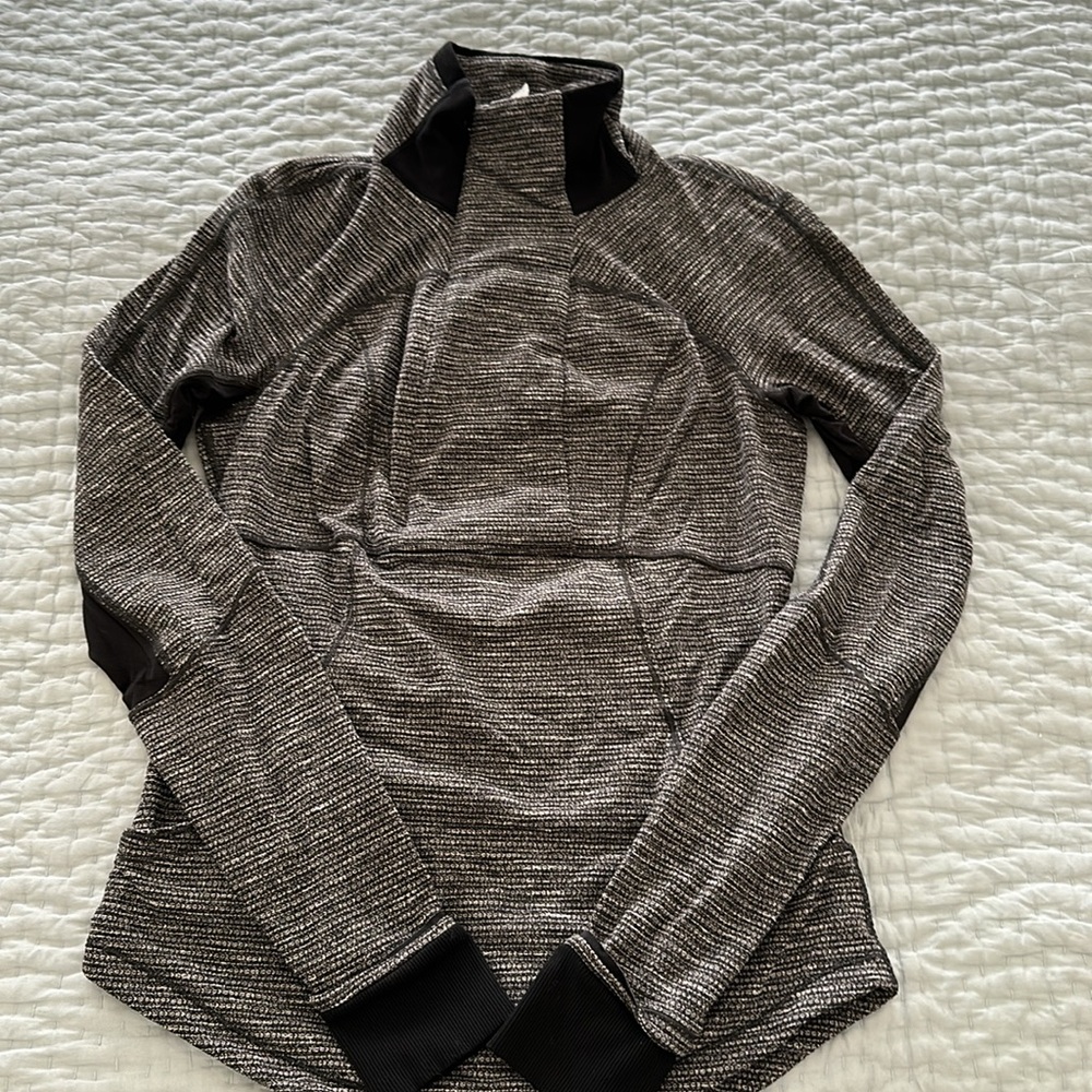 Lululemon 1/4 zip - Picture 3 of 4